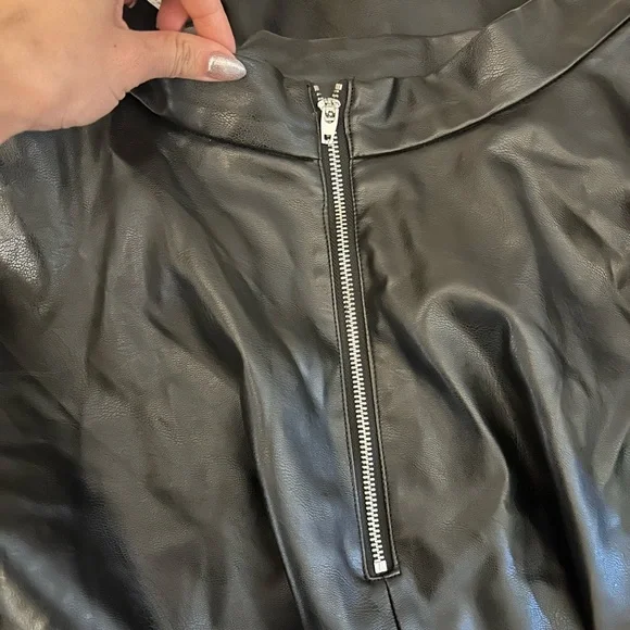 Vixen by Micheline Pitt Black Vegan leather circle skirt - Picture 5 of 6